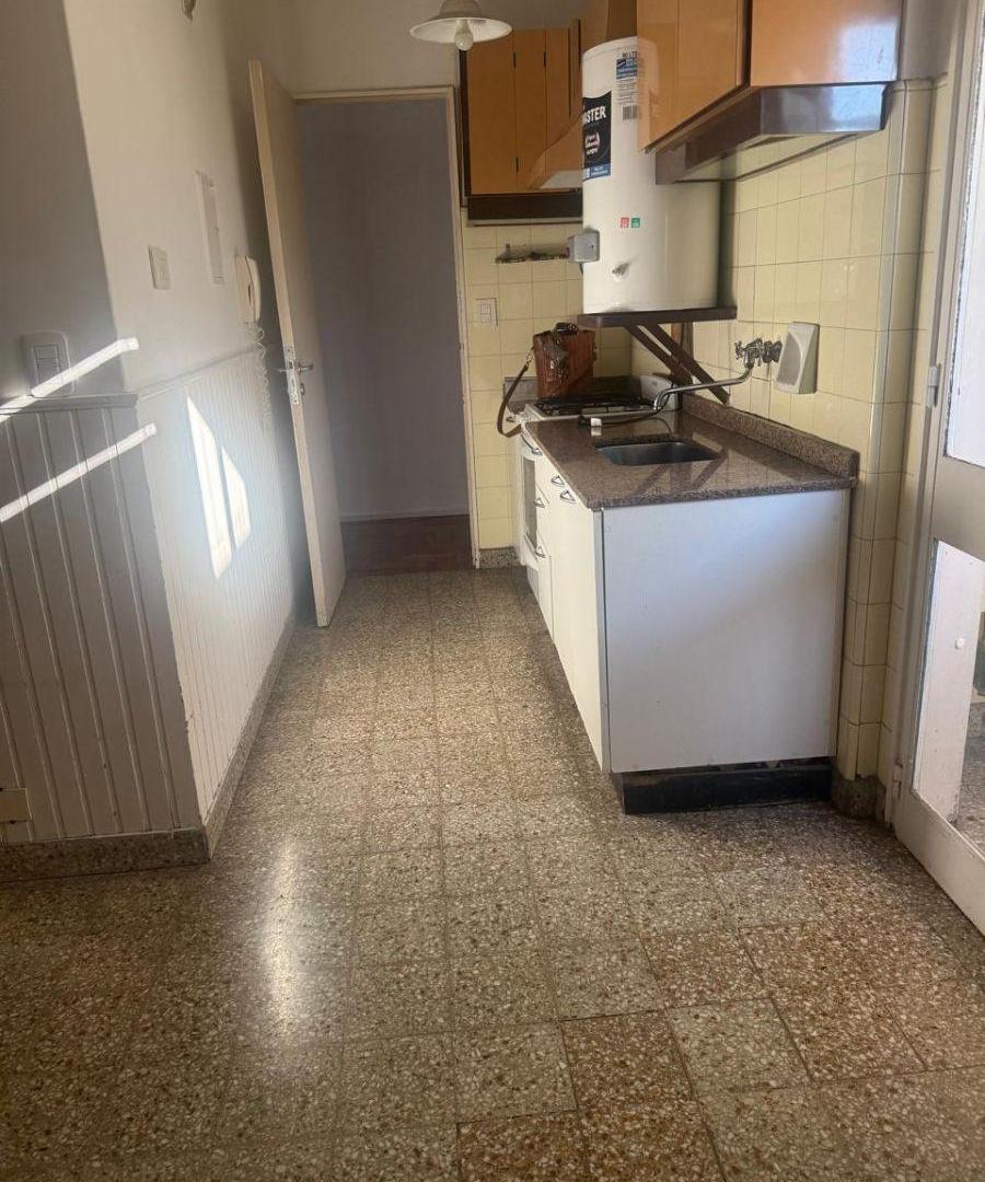 Foto de Departamento 4 ambientes, 80 m², luminoso con living, comedor, cocina, imagen 3