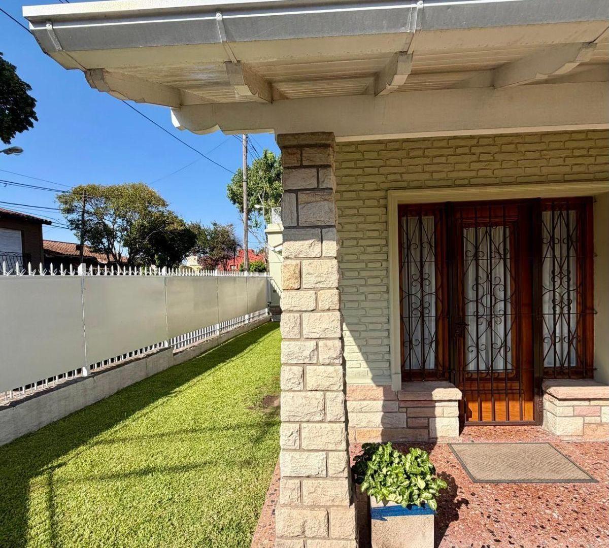 Foto de Casa de 3 Ambientes en Venta en Victoria – Dos Plantas – Garage – Patio, imagen 5