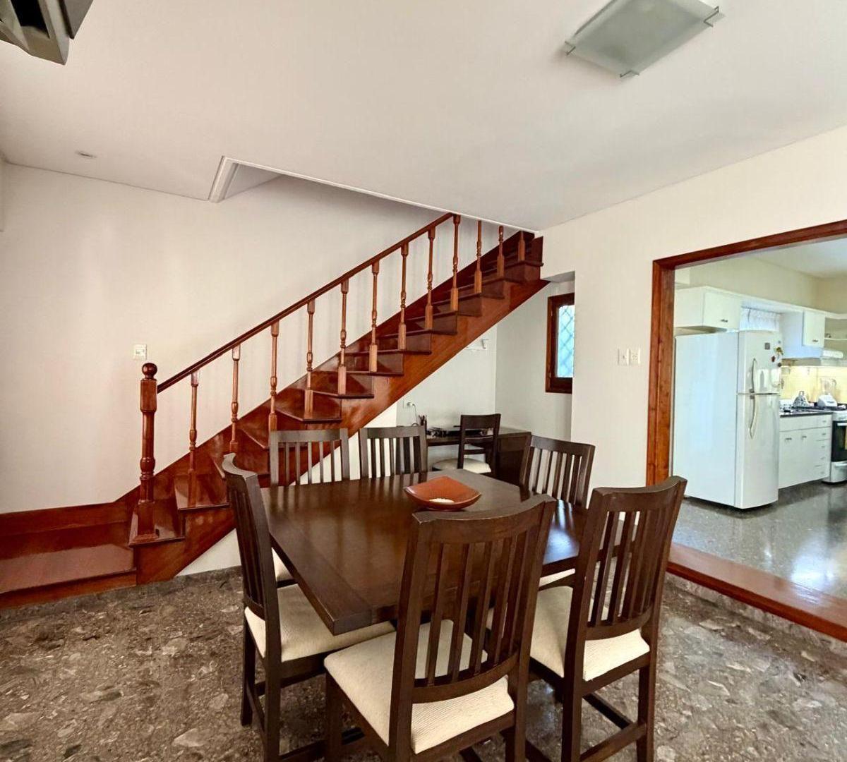 Foto de Casa de 3 Ambientes en Venta en Victoria – Dos Plantas – Garage – Patio, imagen 1