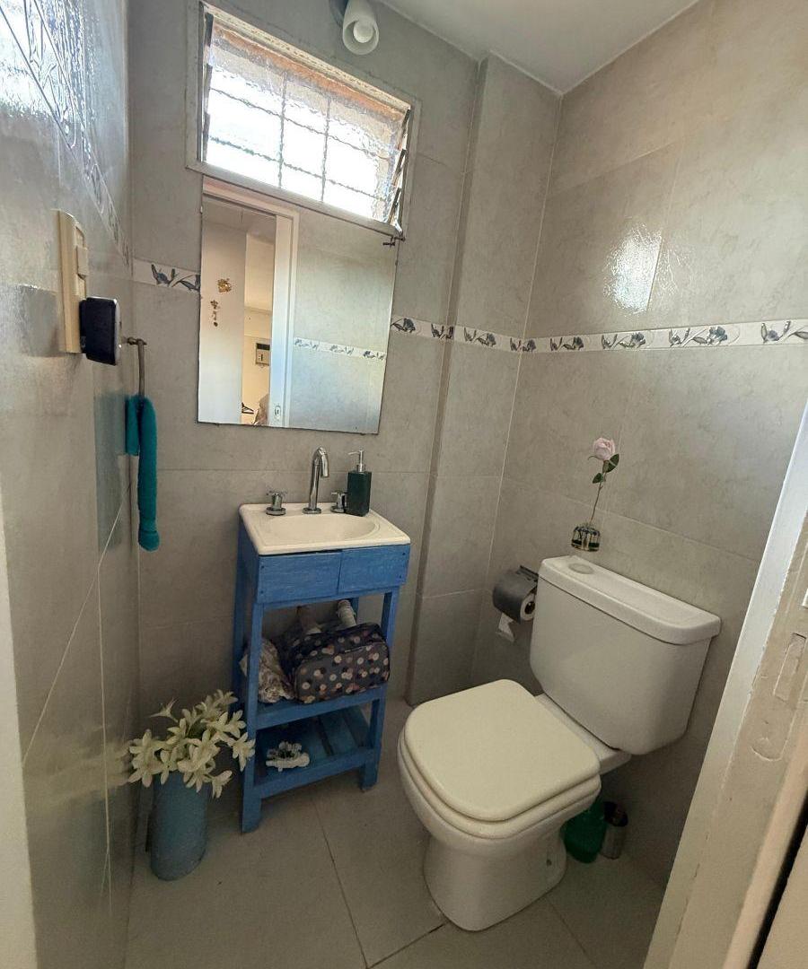 Foto de Casa en planta alta de 4 ambientes con cochera cubierta – Martínez, imagen 3