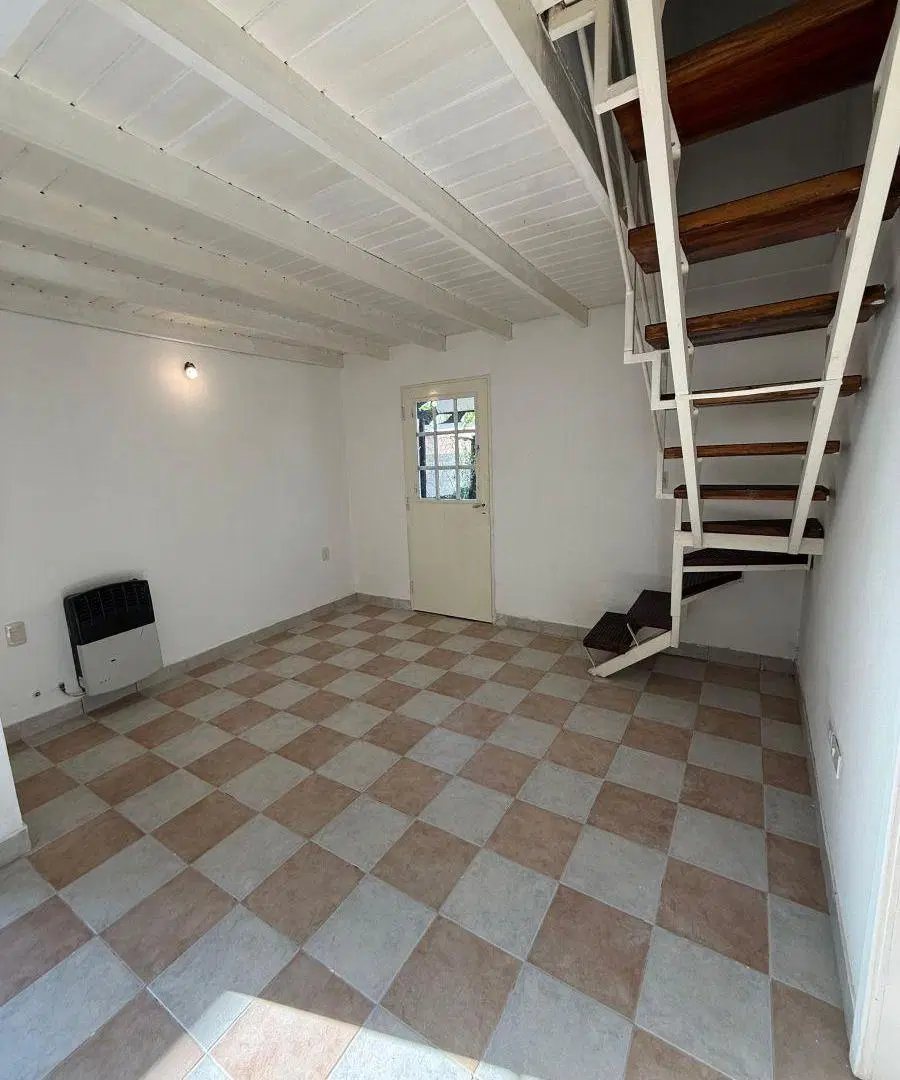 Casa en alquiler 4 ambientes 3