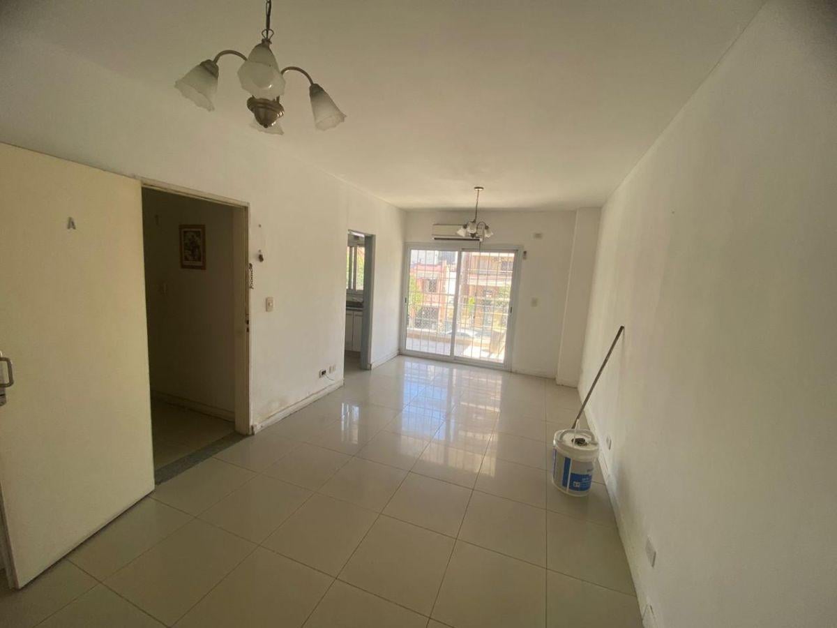 Foto de Hermoso Semi - Piso de 3 Amb. Al Fte. C/cochera, imagen 3