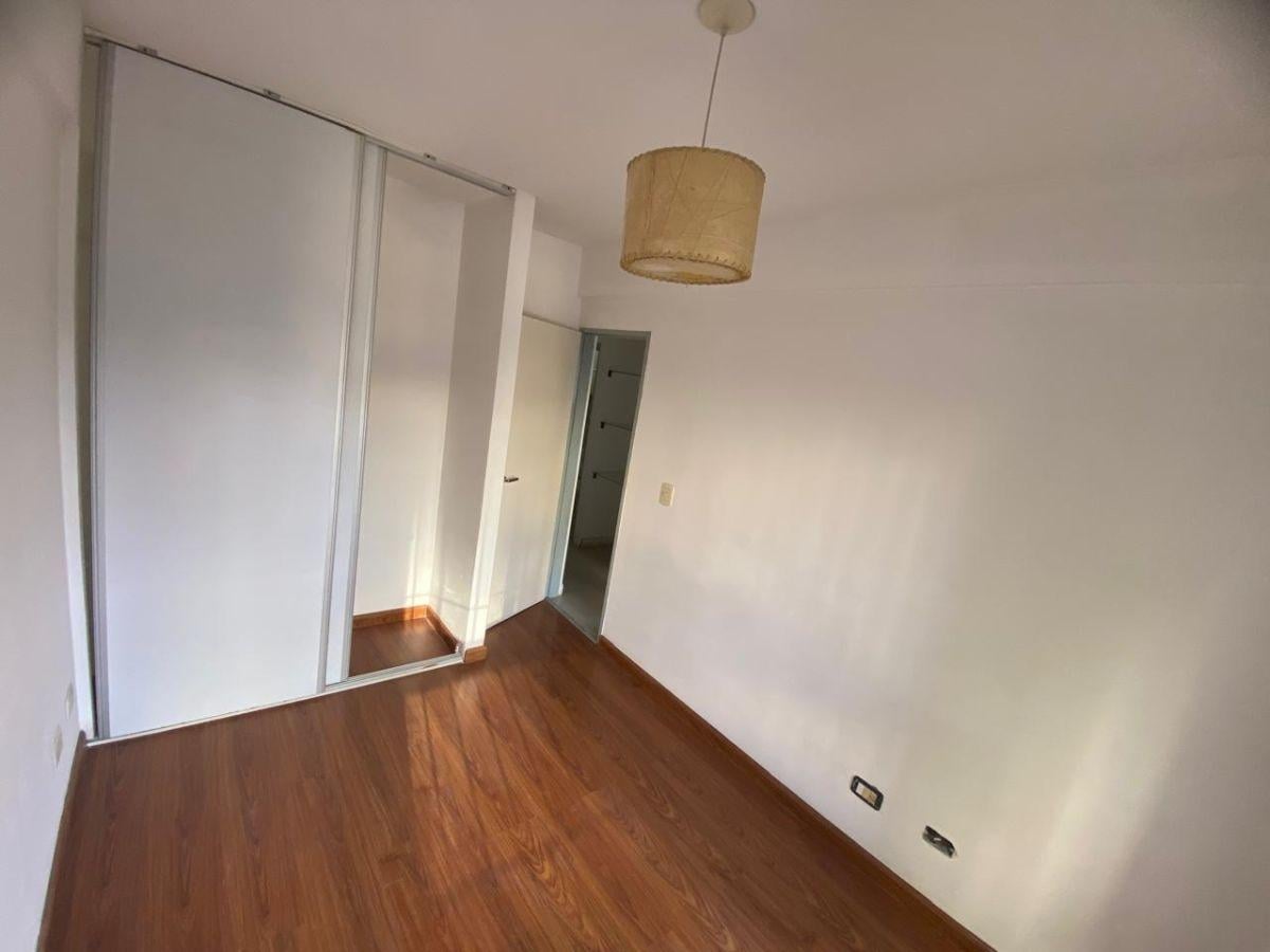 Foto de Hermoso Semi - Piso de 3 Amb. Al Fte. C/cochera, imagen 3
