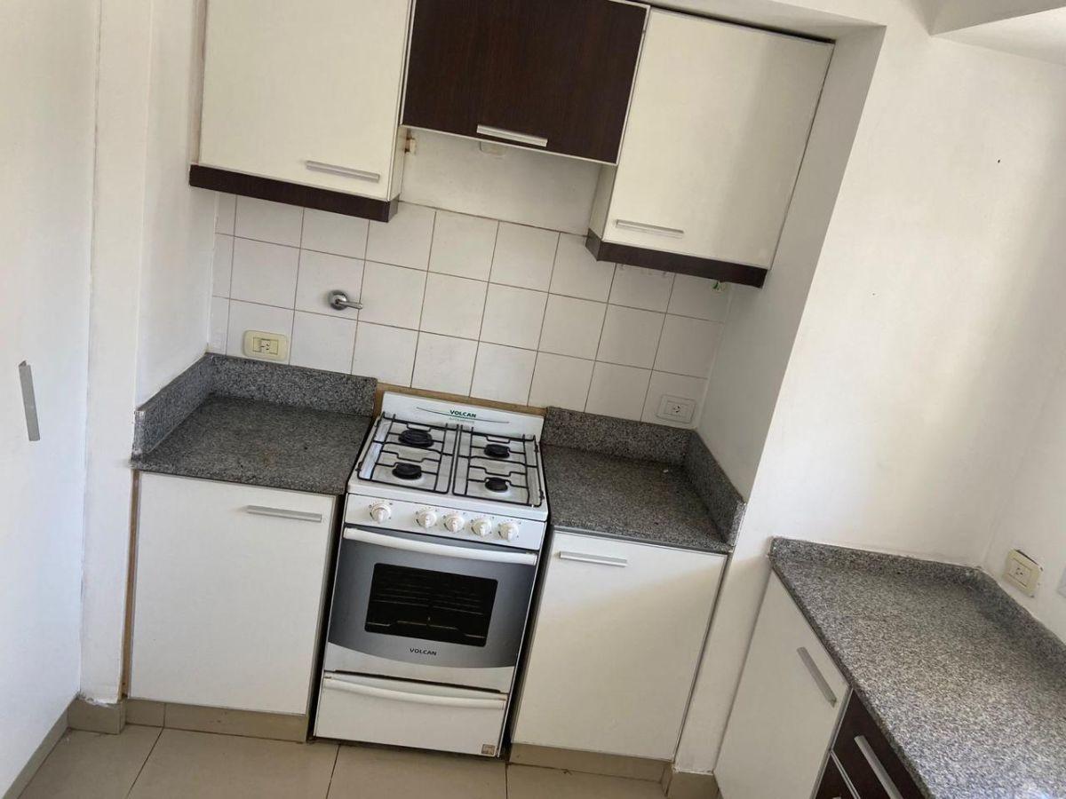 Foto de Hermoso Semi - Piso de 3 Amb. Al Fte. C/cochera, imagen 4