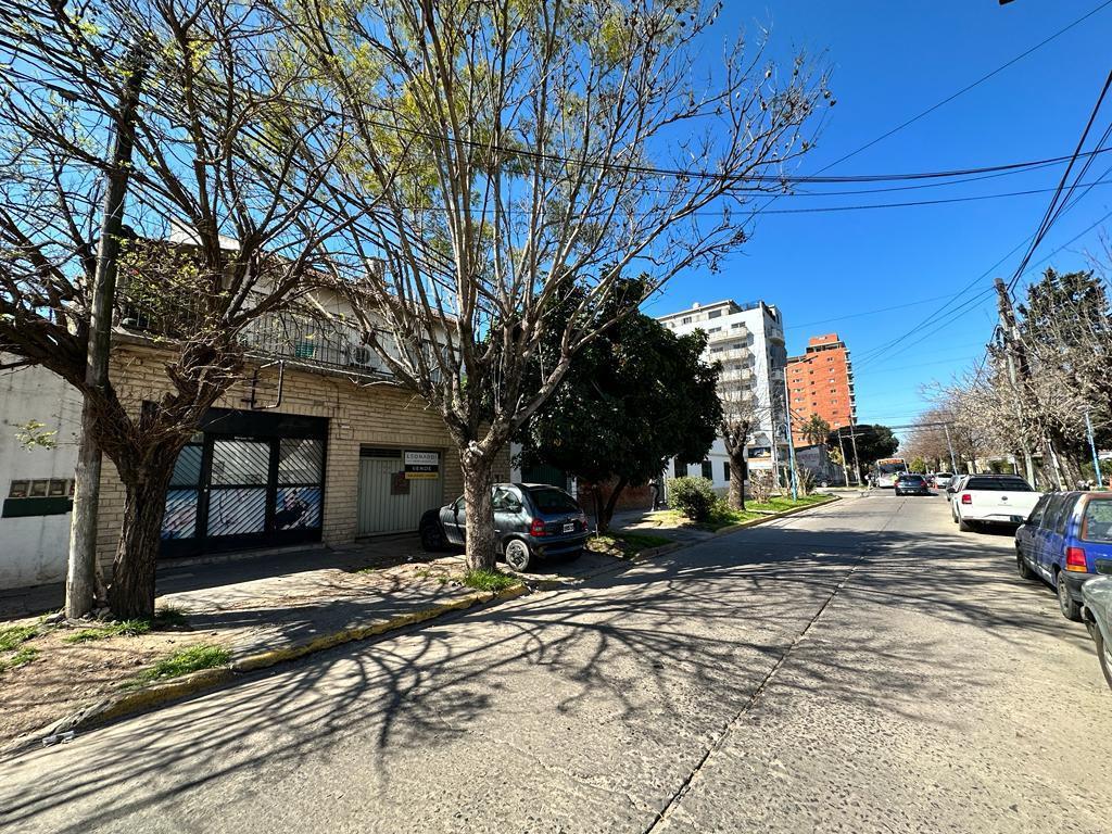 Casa en venta con local comercial en Escobar ID 4381