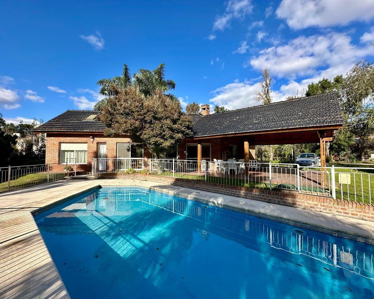 Casa impecable en Barrio CUBE ID 5410