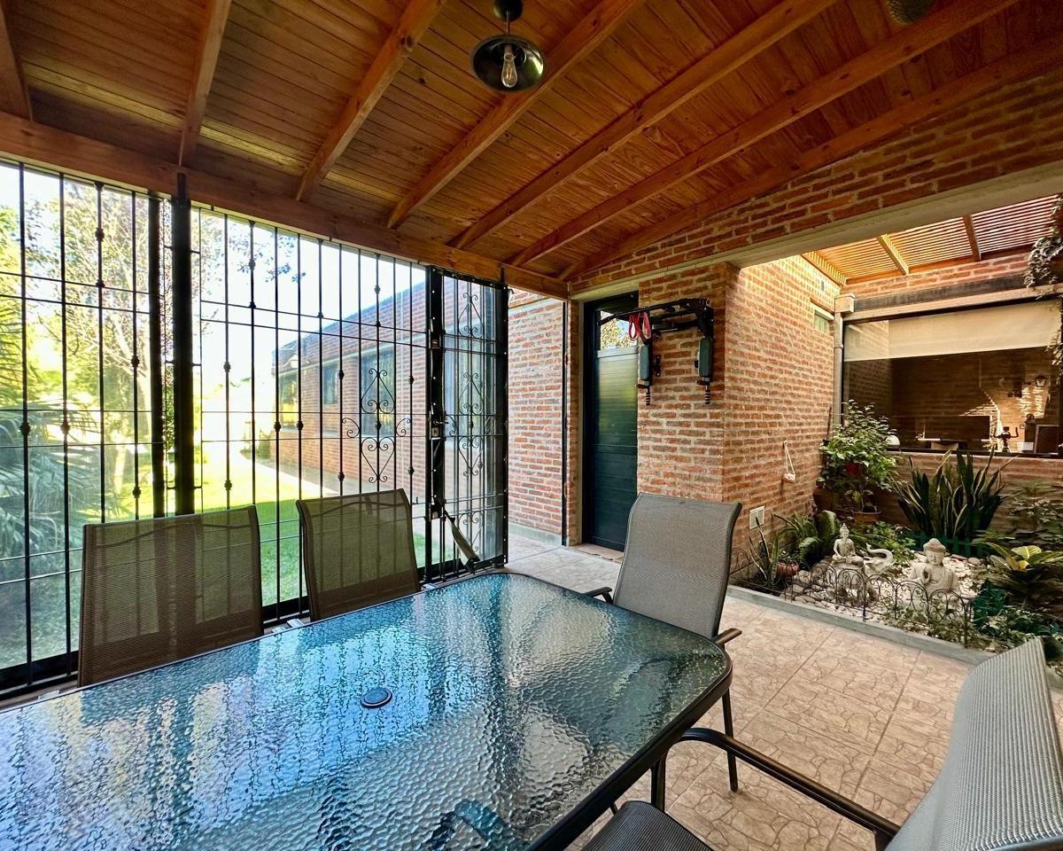 Foto de Impecable casa en venta en Barrio semicerrado - APTA CREDITO ID 5717, imagen 3