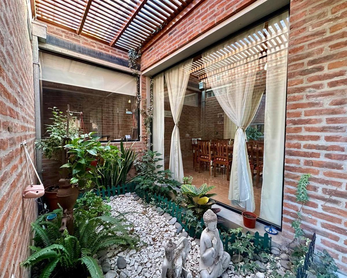 Foto de Impecable casa en venta en Barrio semicerrado - APTA CREDITO ID 5717, imagen 4