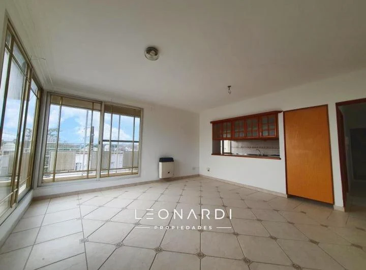 Departamento cuatro ambientes en alquiler 1