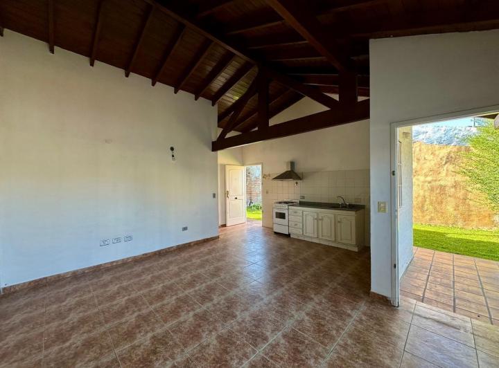 Casa con piscina en alquiler en Escobar 1