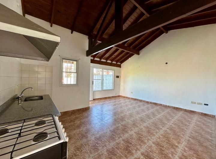 Casa con piscina en alquiler en Escobar 3
