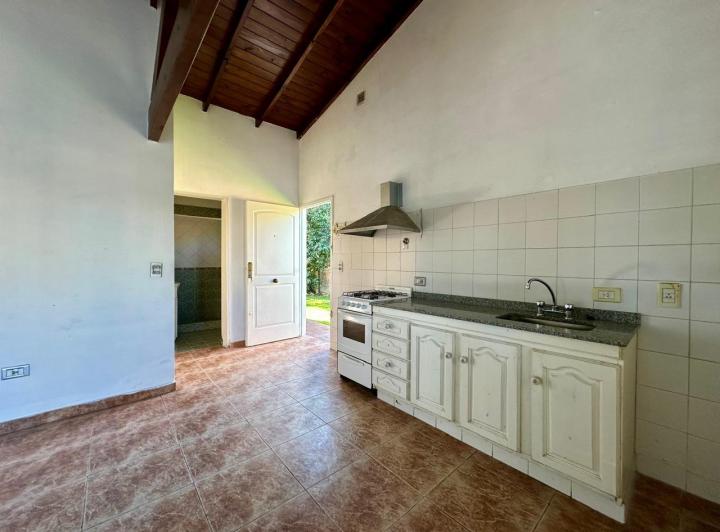 Casa con piscina en alquiler en Escobar 5