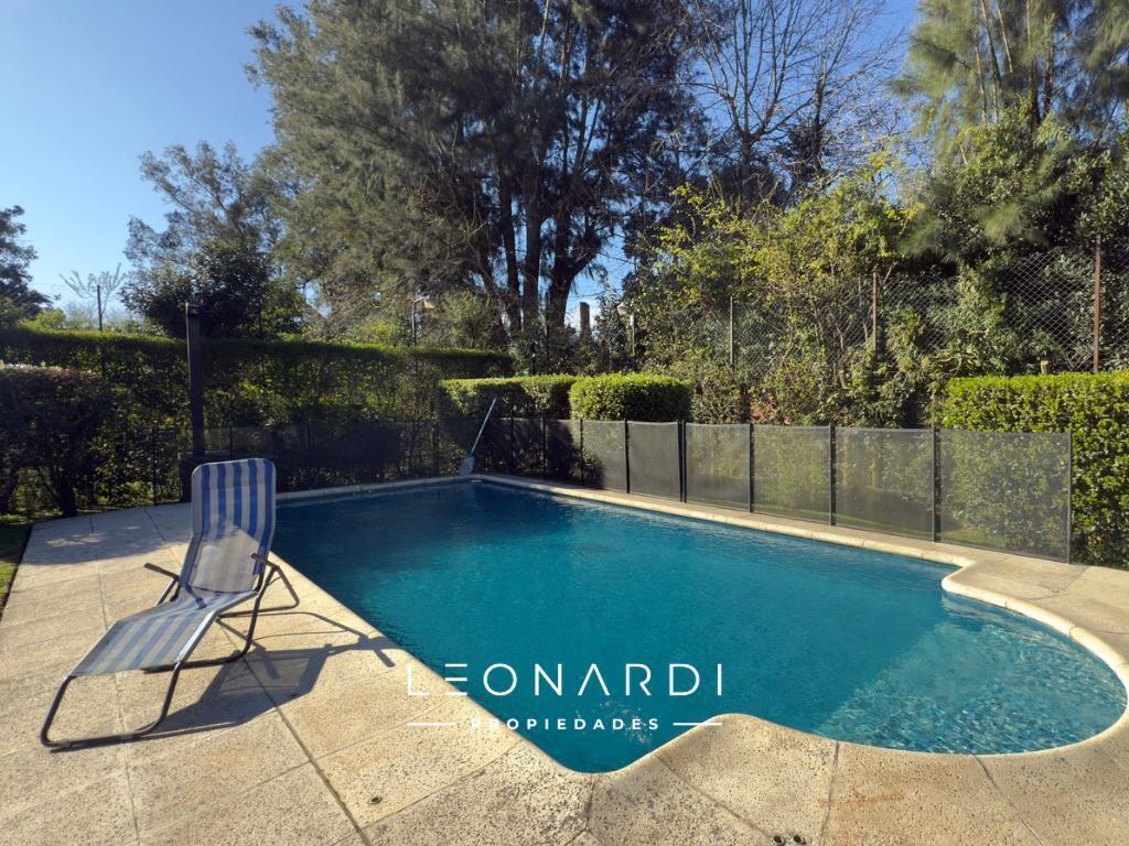 Foto de Casa 4 ambientes con pileta en venta - apta credito - Club Privado Loma Verde - ID 5921, imagen 2