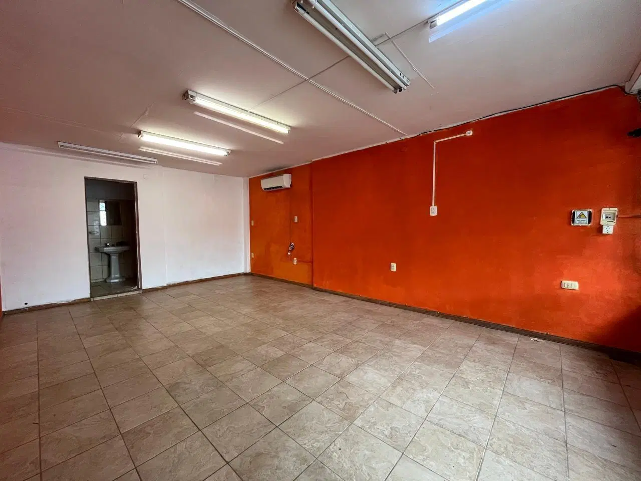 Local centrico en Escobar - ID 2238 3