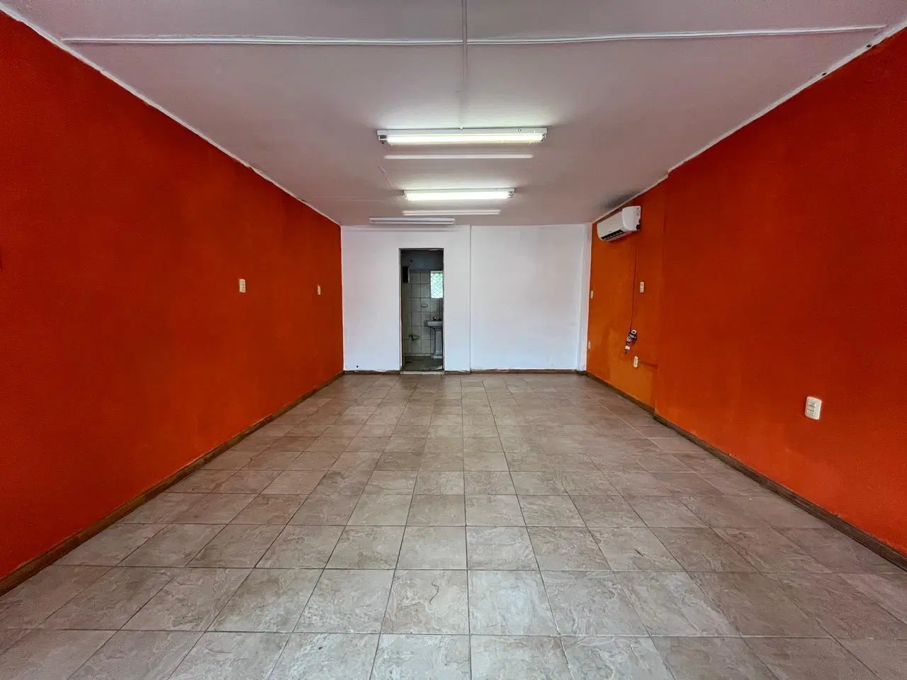 Local centrico en Escobar - ID 2238 2