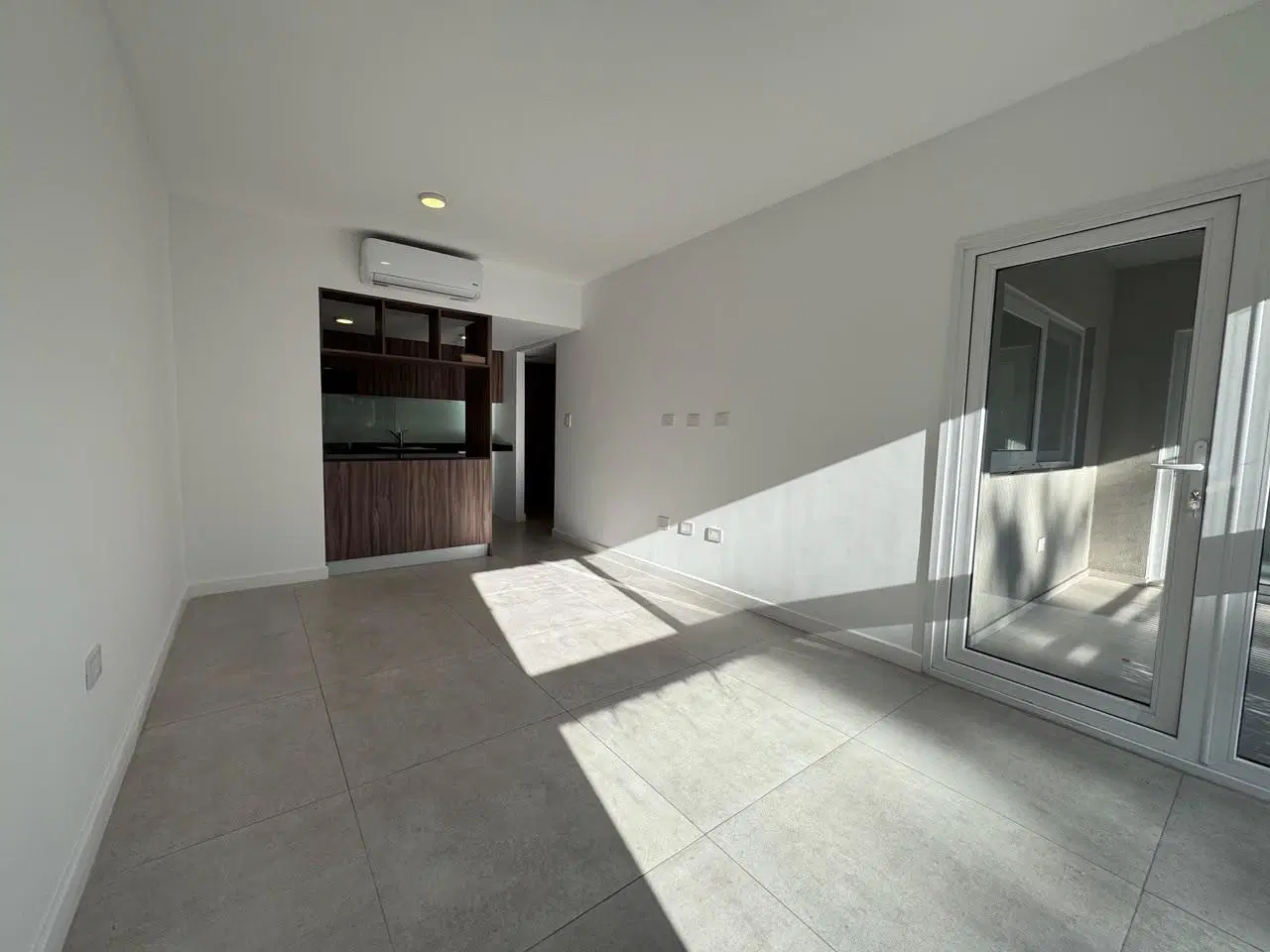 Departamento con cochera en  alquiler en Altos Las Casuarinas - ID 5385 5