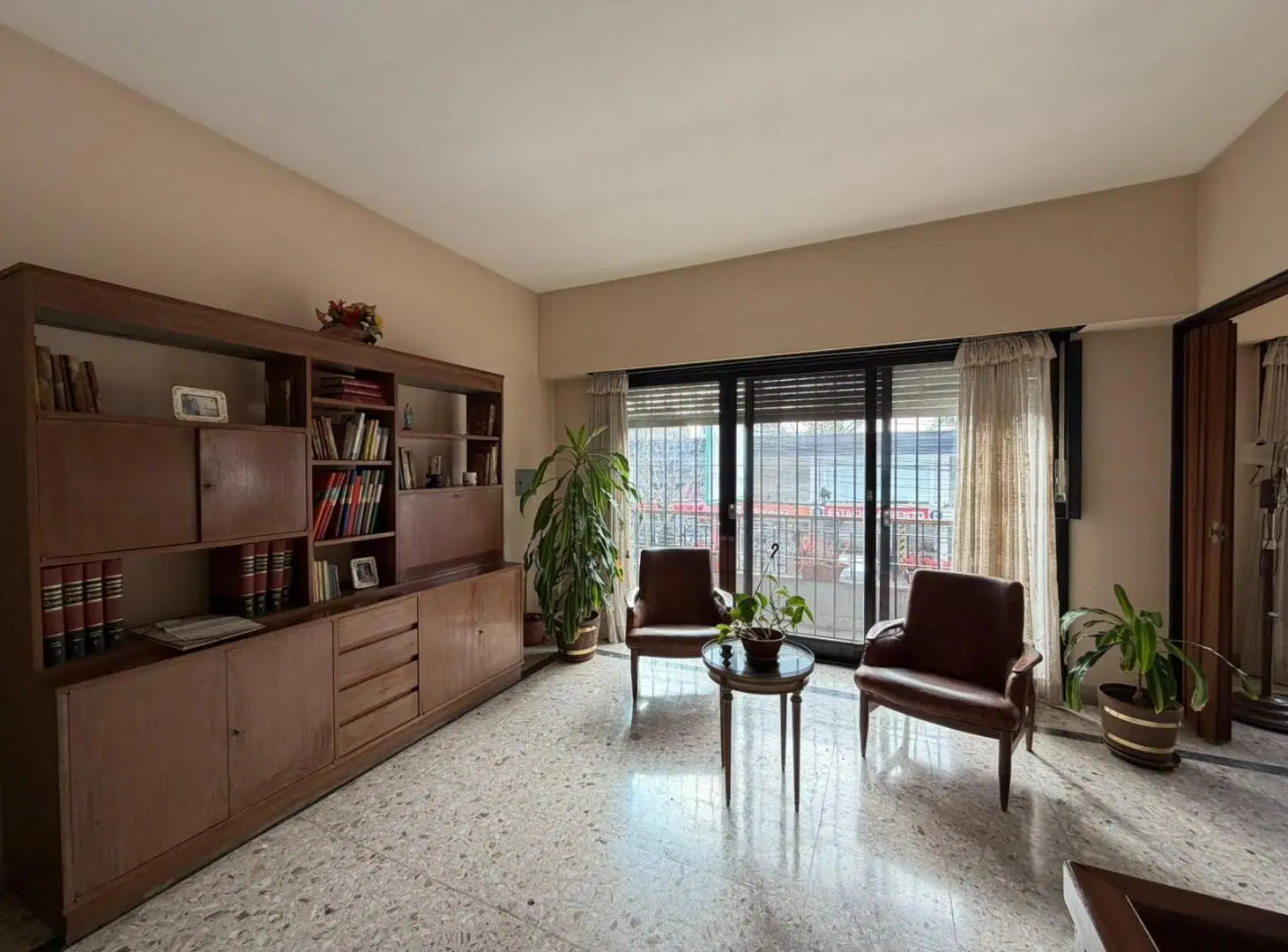 CASA + LOCAL EN VENTA EN ESCOBAR - ID 6093 4