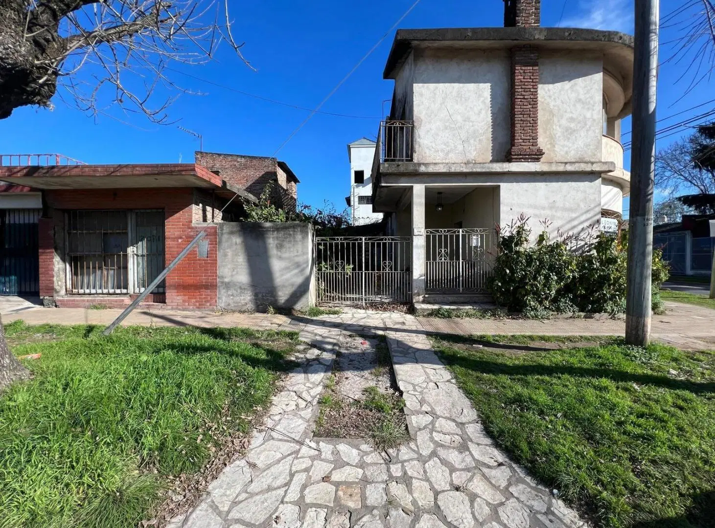 CASA   LOCAL a reciclar en Escobar centro - ID 6103 5
