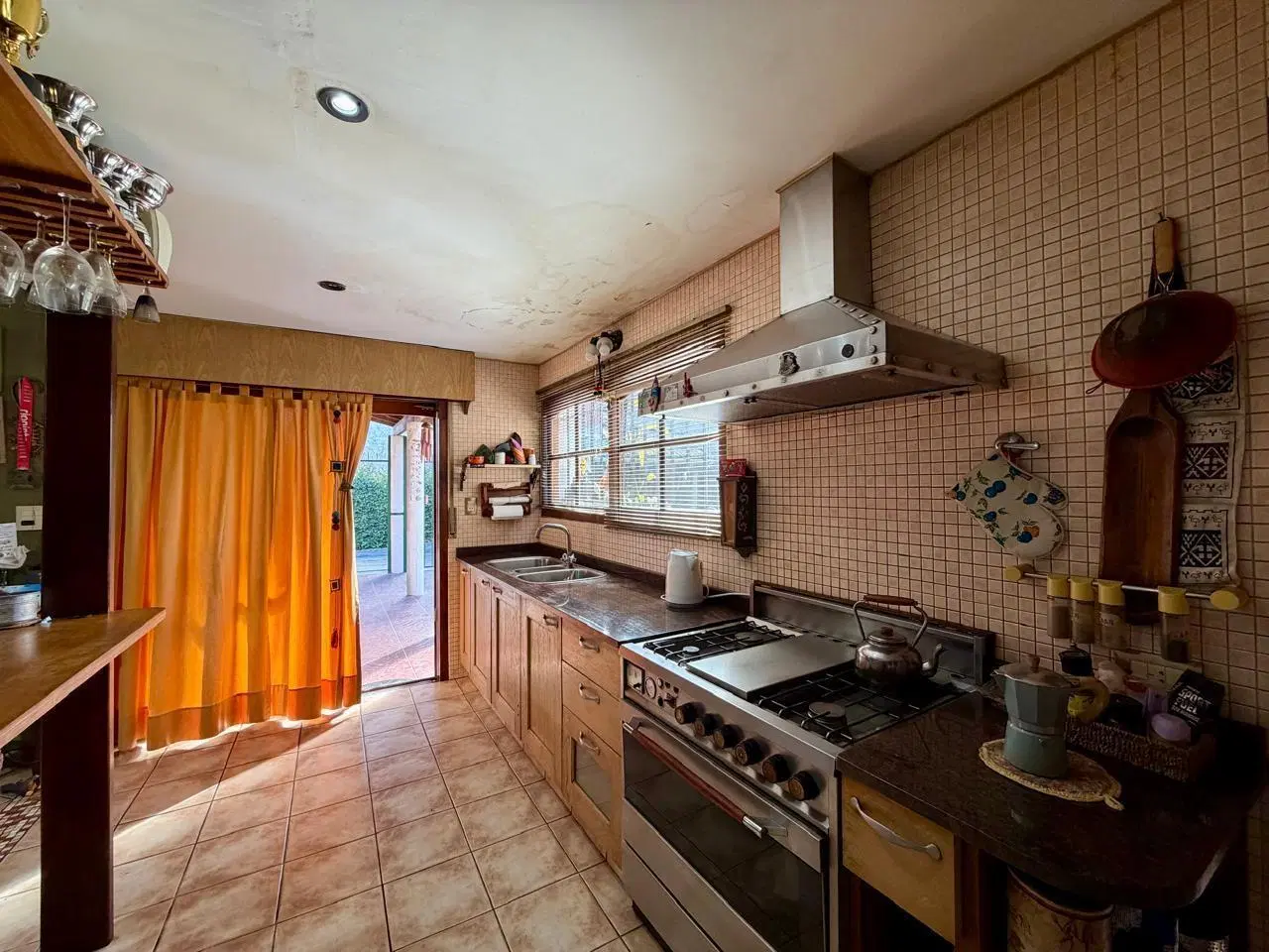 Casa cinco ambientes en venta en Escobar centro - ID 6120 4