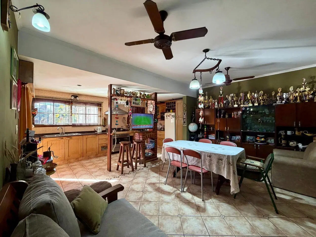 Casa cinco ambientes en venta en Escobar centro - ID 6120 2