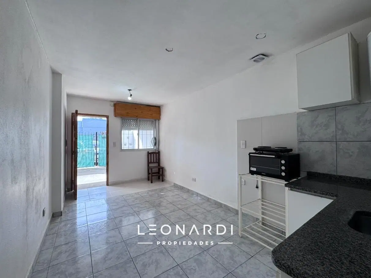 Departamento con jardín en alquiler - ID 4547 1