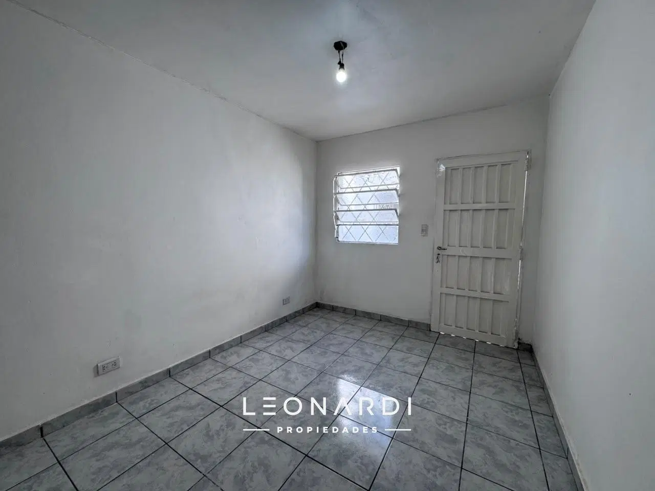 Departamento con jardín en alquiler - ID 4547 2