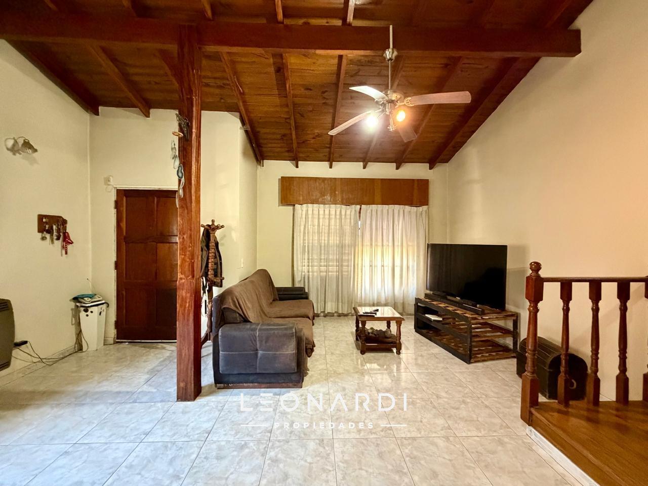 Foto de Casa en venta en Escobar | 5 dormitorios | apta crédito - ID 6170, imagen 2