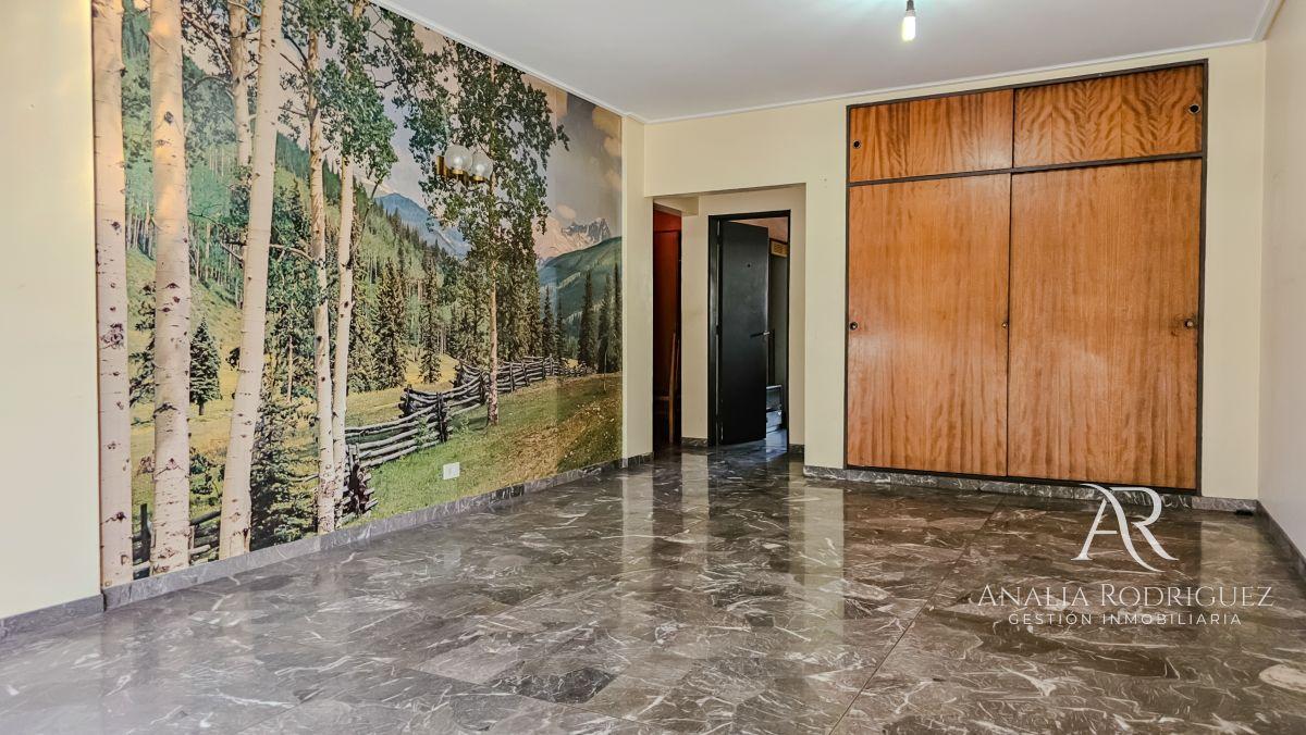 Foto de VENTA – CASA 4 AMBIENTES CON PLAY + DPTO 2 AMBIENTES - COCHERA, JARDÍN, imagen 5