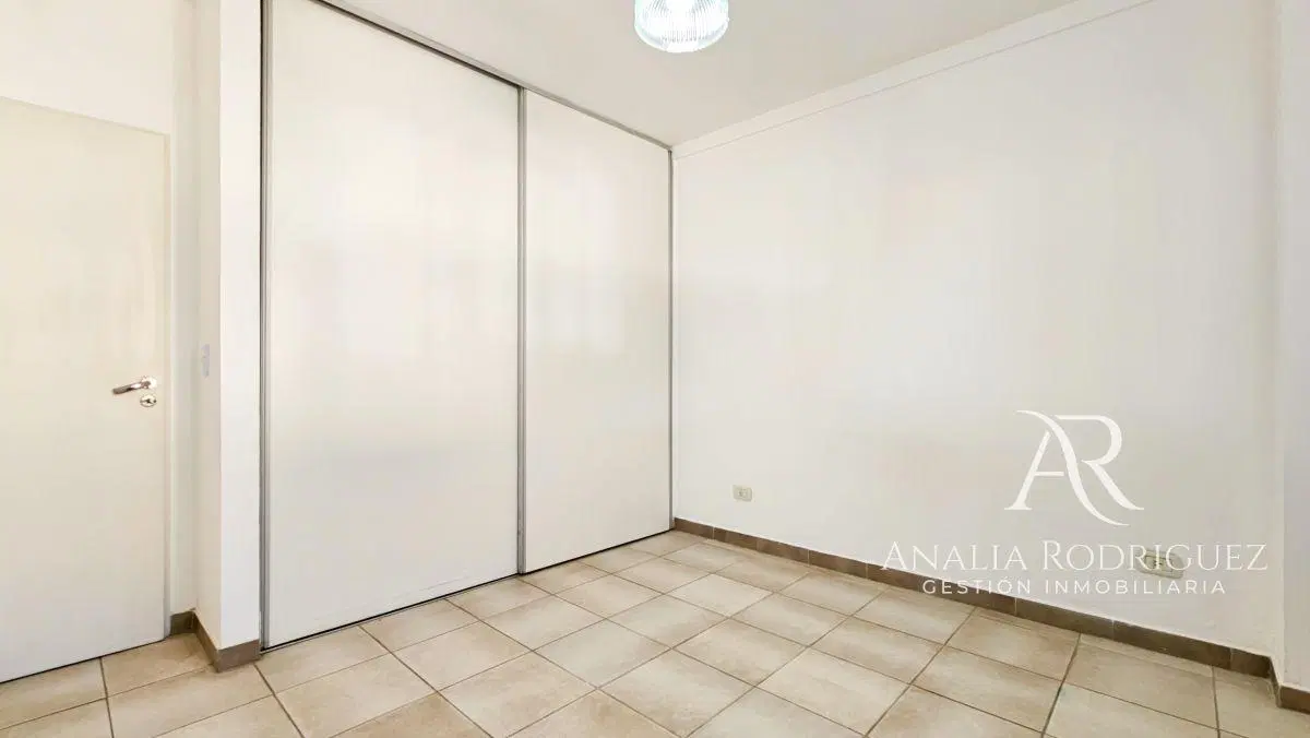 ALQUILER | DEPARTAMENTO 2 AMBIENTES CON JARDÍN, PARRILLA Y COCHERA EN LA MADRUGADA II – PILAR 4
