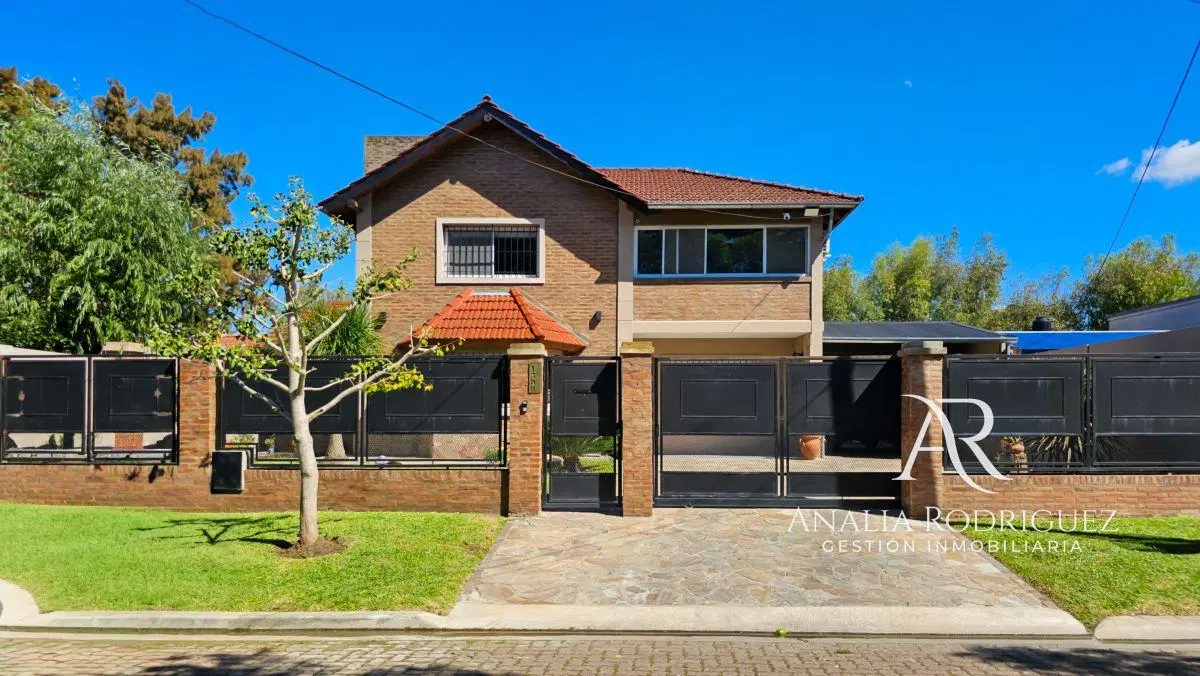 VENTA - CASA 4 AMBIENTES - LOTE DE 573 m² - PILETA, DEPENDENCIA, GRAN PARQUE Y COCHERAS – ESCOBAR 5