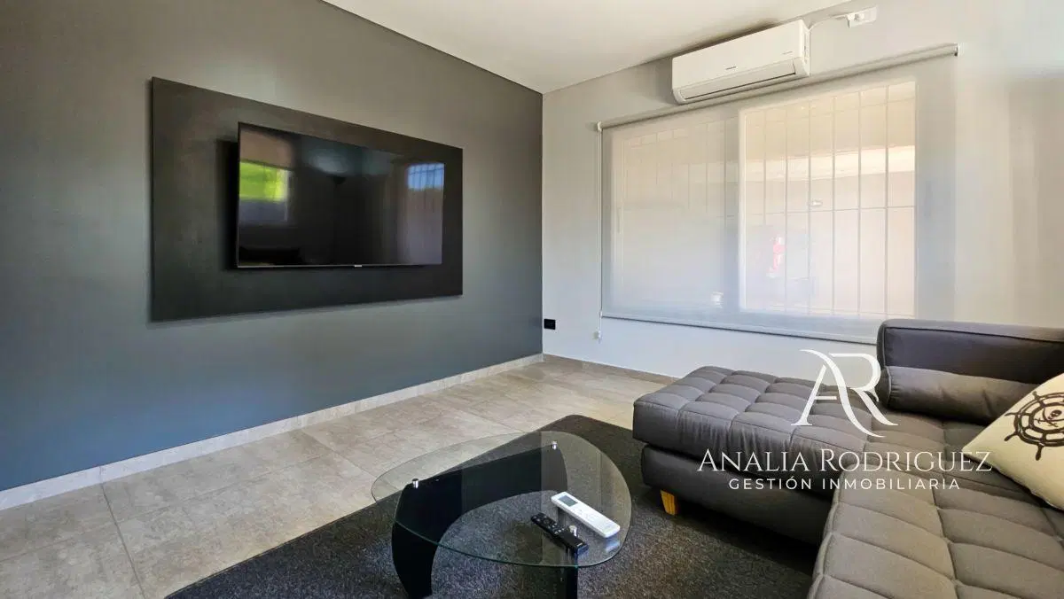 VENTA - CASA 4 AMBIENTES - LOTE DE 573 m² - PILETA, DEPENDENCIA, GRAN PARQUE Y COCHERAS – ESCOBAR 4