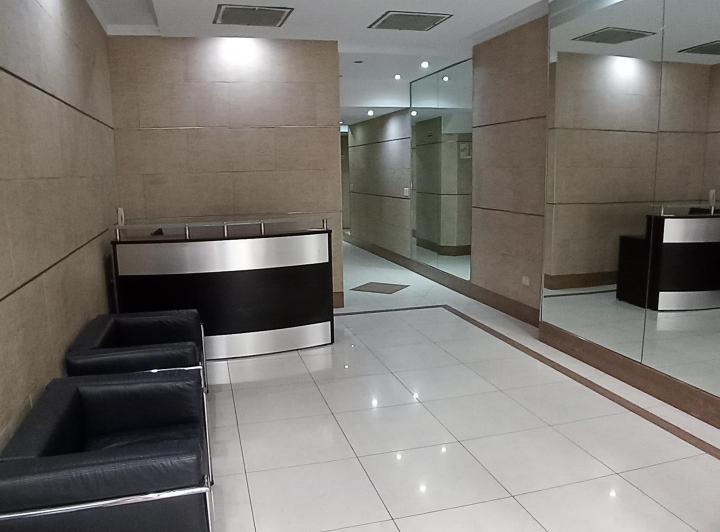 Excelente semipiso en pleno centro de Caballito. 4 amb. 2 baños, cochera, amenit 2
