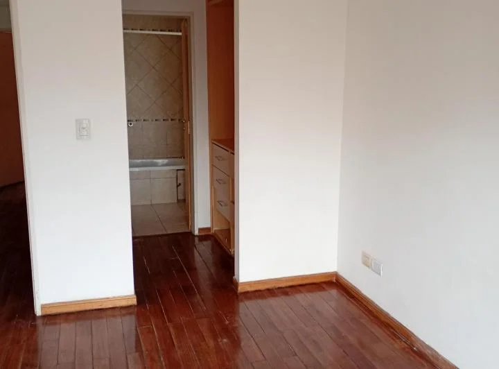 Excelente semipiso en pleno centro de Caballito. 4 amb. 2 baños, cochera, amenit 5