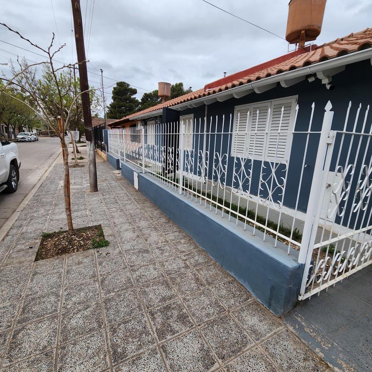 Venta de Casa con Local Comercial 2