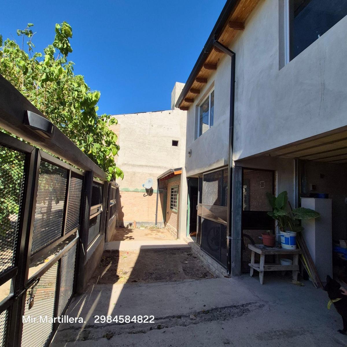 Casa en Venta con Dpto en Cipolletti 1
