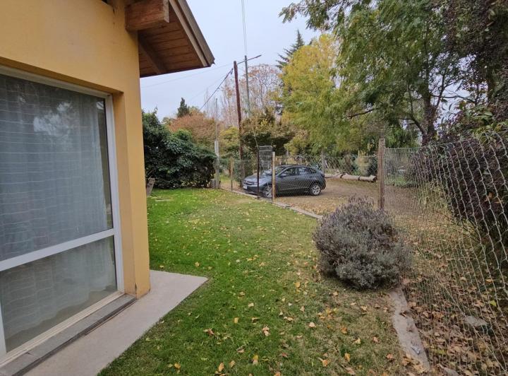 VENTA Casa en  Barrio Parque Náutico frente al rio, APTA CREDITO. 2