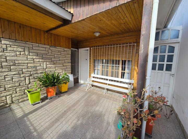 Casa en  Alquiler 3 ambientes. 2