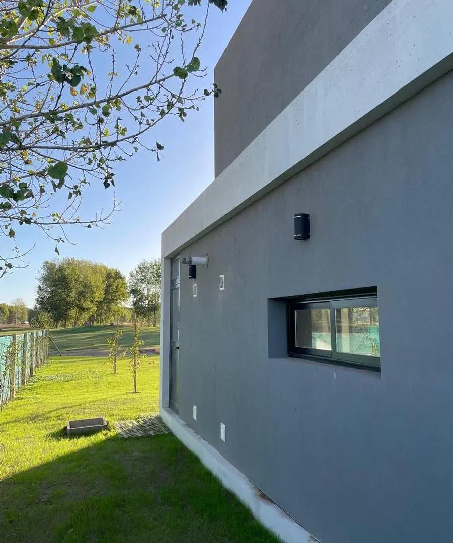 Casa en Los Canales de Plottier 8