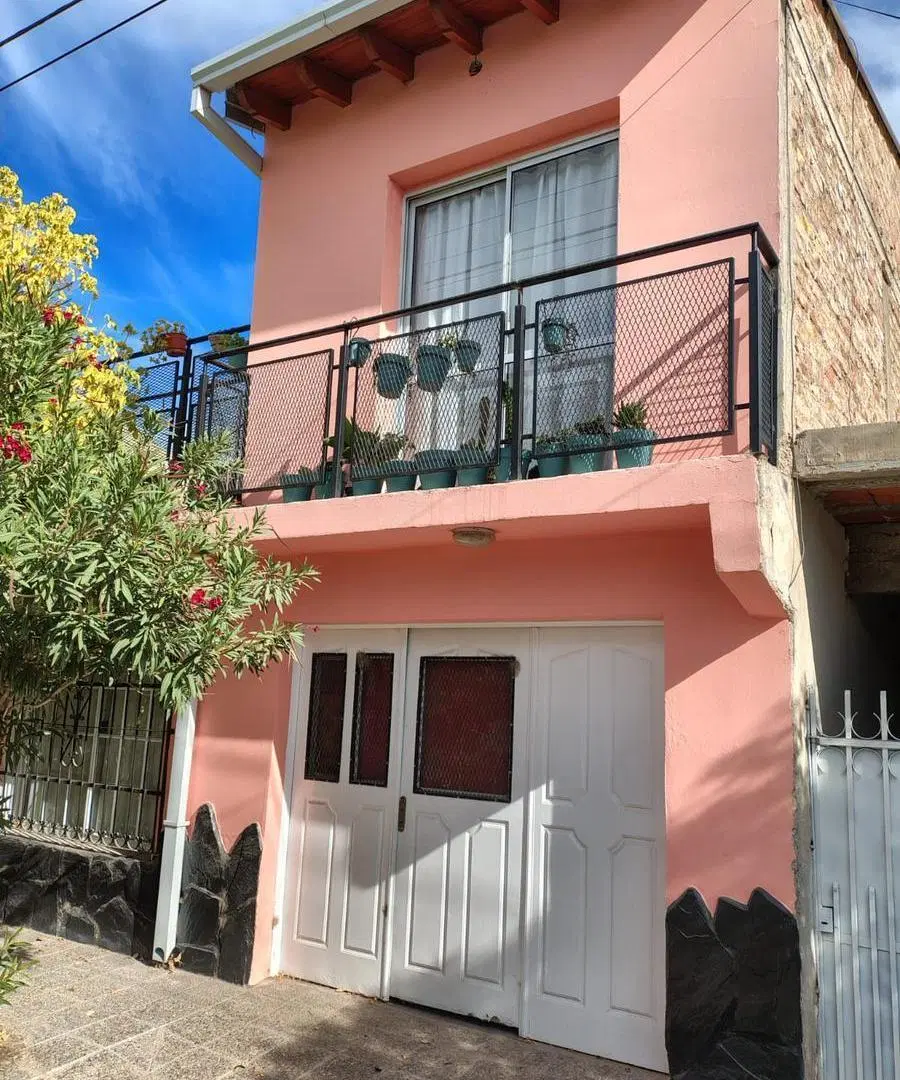 Casa y Depto en Barrio Sayhueque -  Centenario (Zona Hosp.) 2