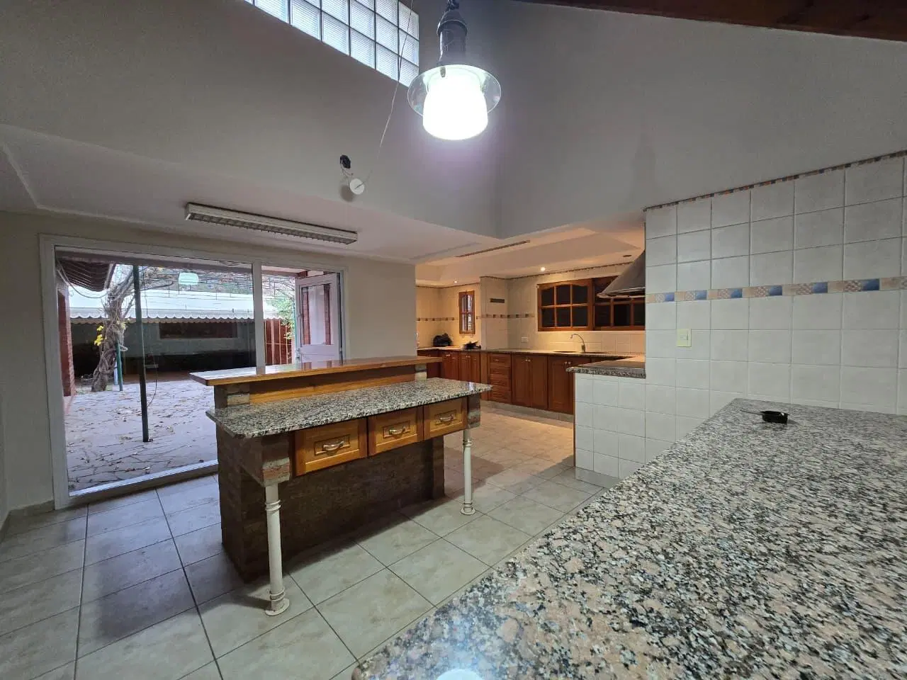 VENTA CASA APTA CREDITO B° JARDINES DEL REY 3