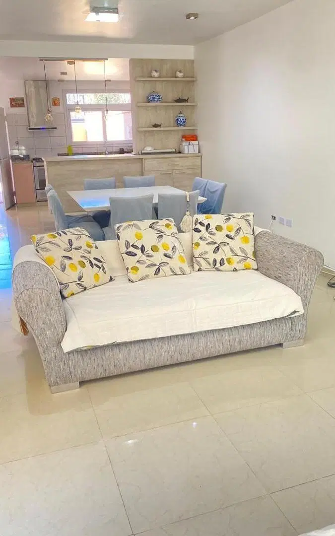 VENTA CASA 4 AMBIENTES PB . B° PERTICONE 2