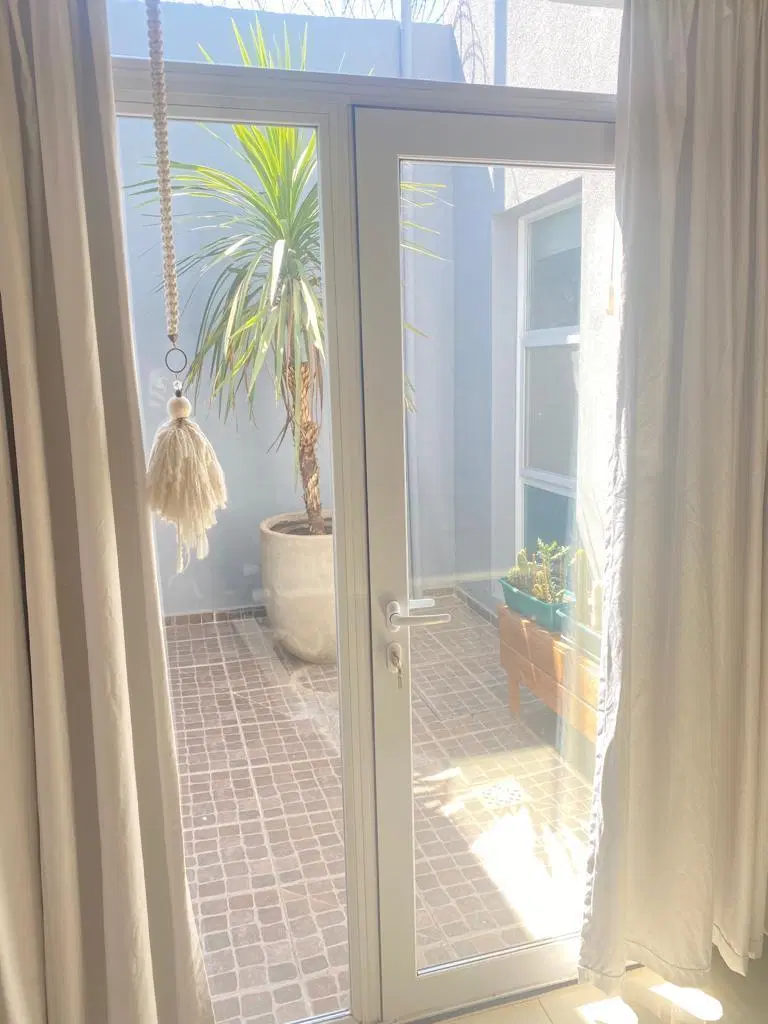 VENTA CASA 4 AMBIENTES PB . B° PERTICONE 4