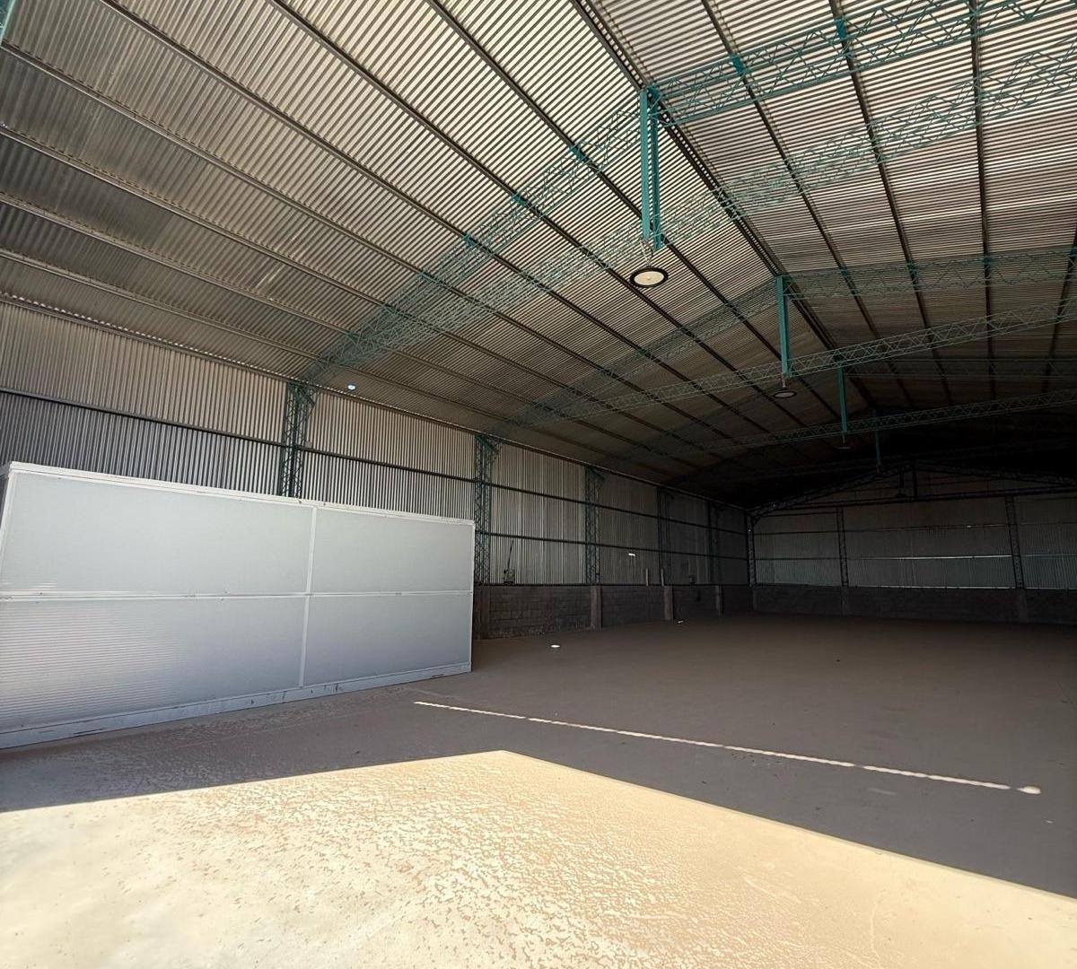 Foto de ALQUILER - VENTA Galpón, imagen 3