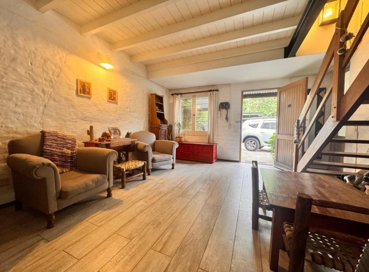 Casa de 3 dormitorios con jardín en el corazón de Fisherton-Rosario 3