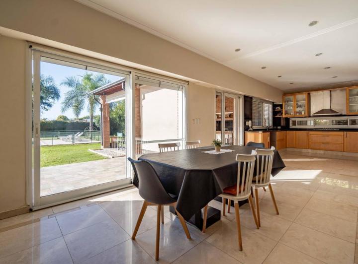 VENTA/PERMUTA - Casa - 5 dormitorios - Pileta y quincho - Fisherton, Rosario 3