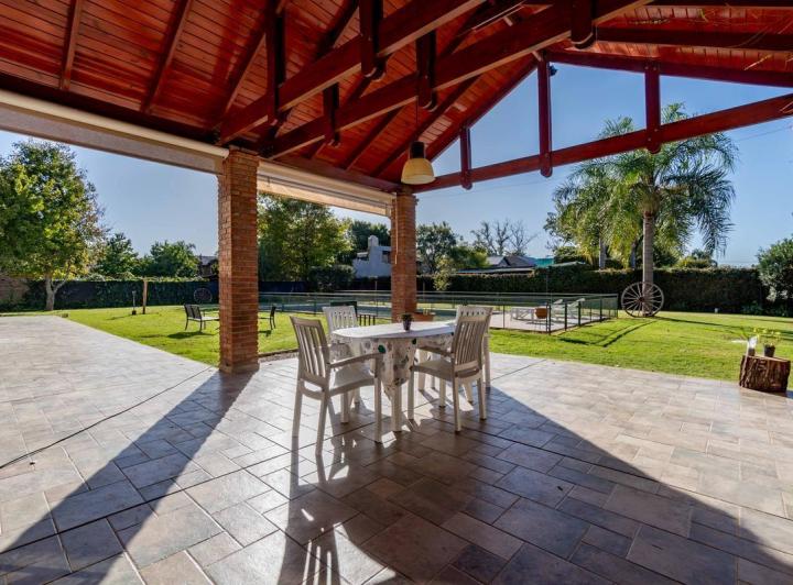 VENTA/PERMUTA - Casa - 5 dormitorios - Pileta y quincho - Fisherton, Rosario 4