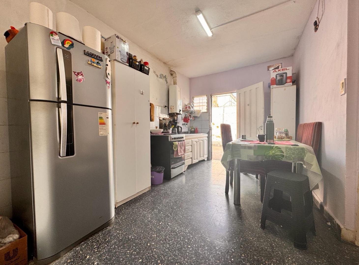 Foto de VENTA: Casa de pasillo de 2 dormitorios con patio en Barrio Alvear, imagen 4