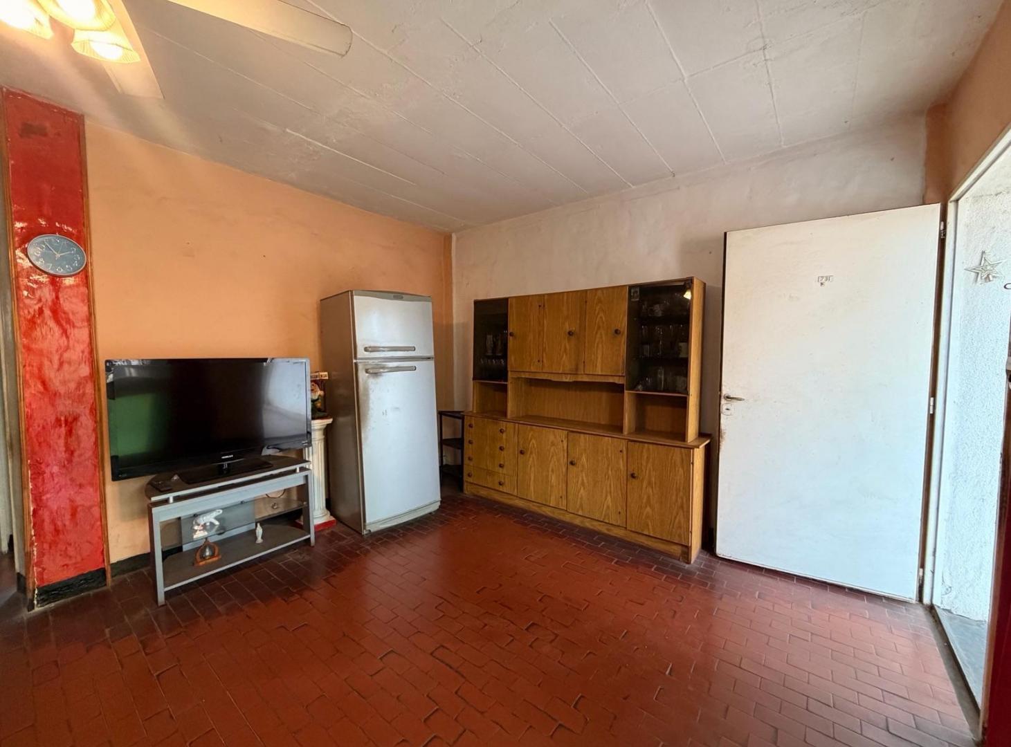 Foto de VENTA: Departamento por escaleras, de 4 dormitorios en barrio Parque, imagen 3