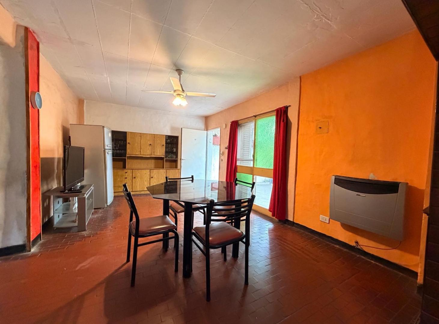 Foto de VENTA: Departamento por escaleras, de 4 dormitorios en barrio Parque, imagen 1