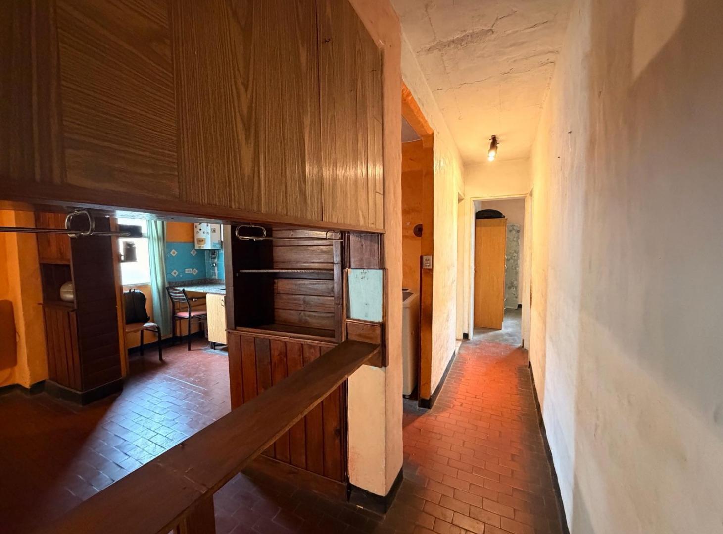 Foto de VENTA: Departamento por escaleras, de 4 dormitorios en barrio Parque, imagen 5